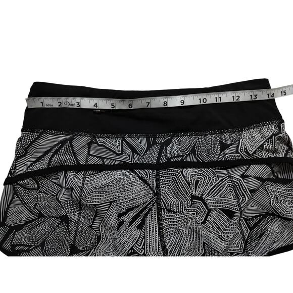 Lululemon womens Speed‎ Short 2.5" black white shorts size 4 - Picture 10 of 11